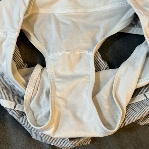 Lululemon Run: Speed Short
Wee Are From Space White Combo - Picture 8 of 10